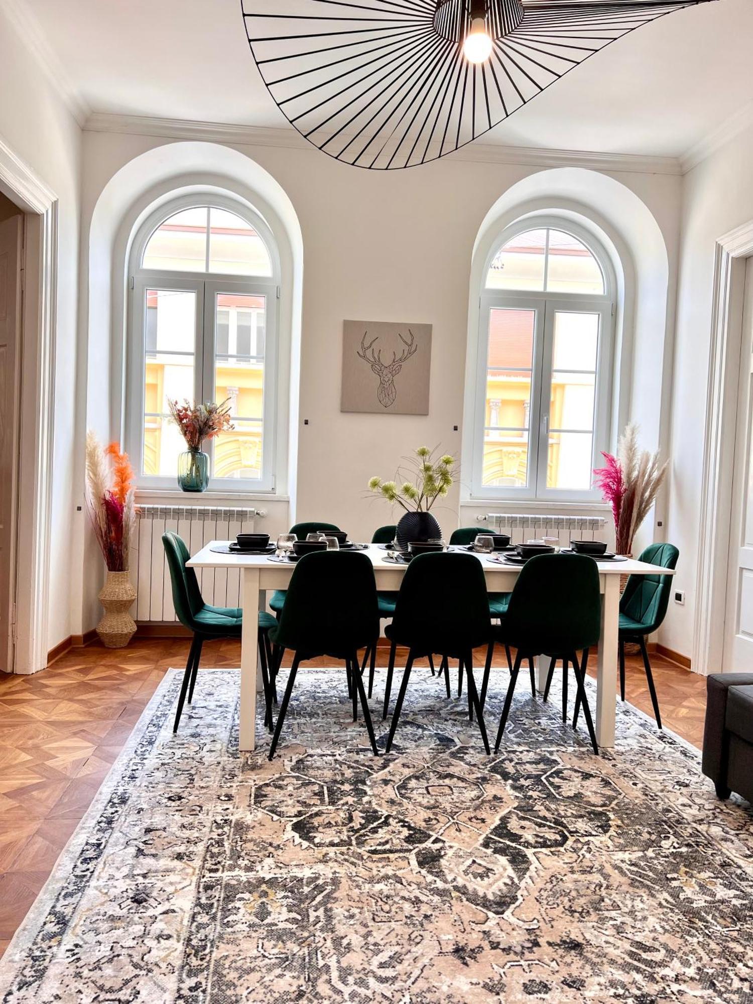 Suite Mitteleuropa Private Parking Trieste Bagian luar foto