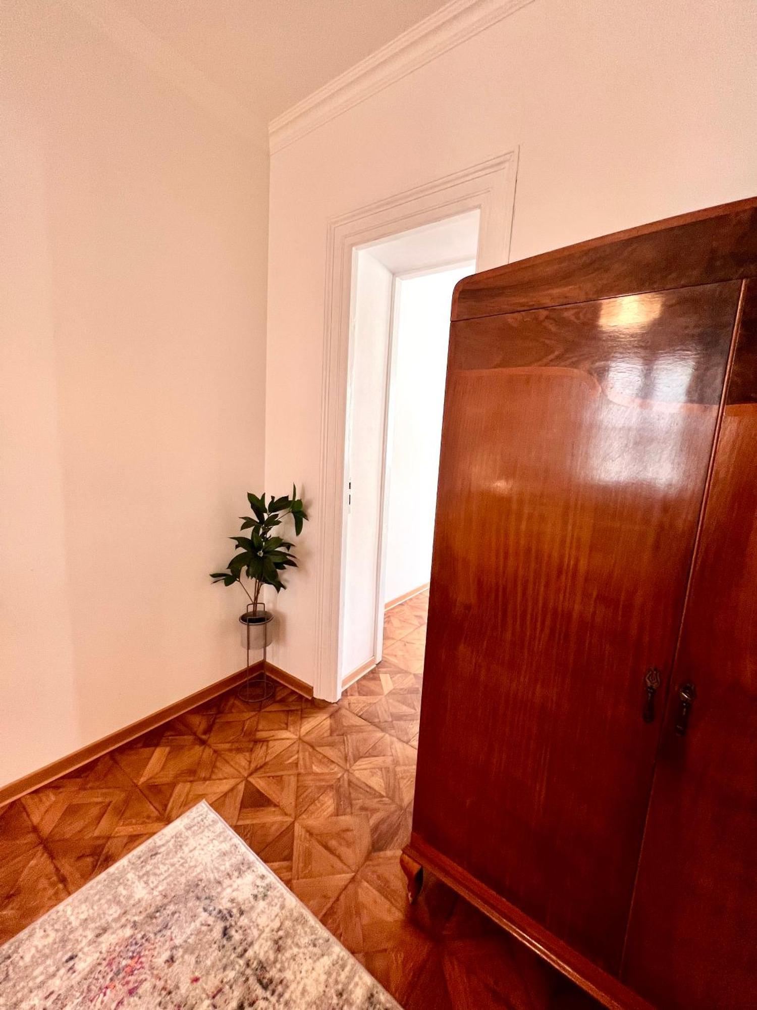 Suite Mitteleuropa Private Parking Trieste Bagian luar foto
