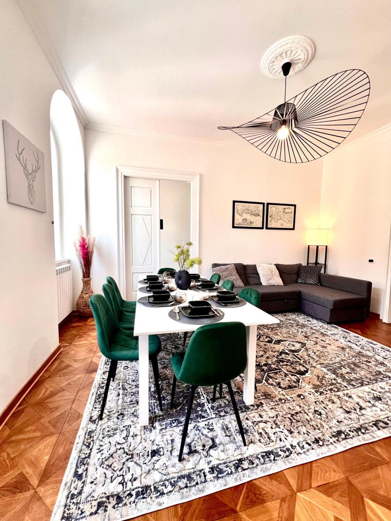 Suite Mitteleuropa Private Parking Trieste Bagian luar foto