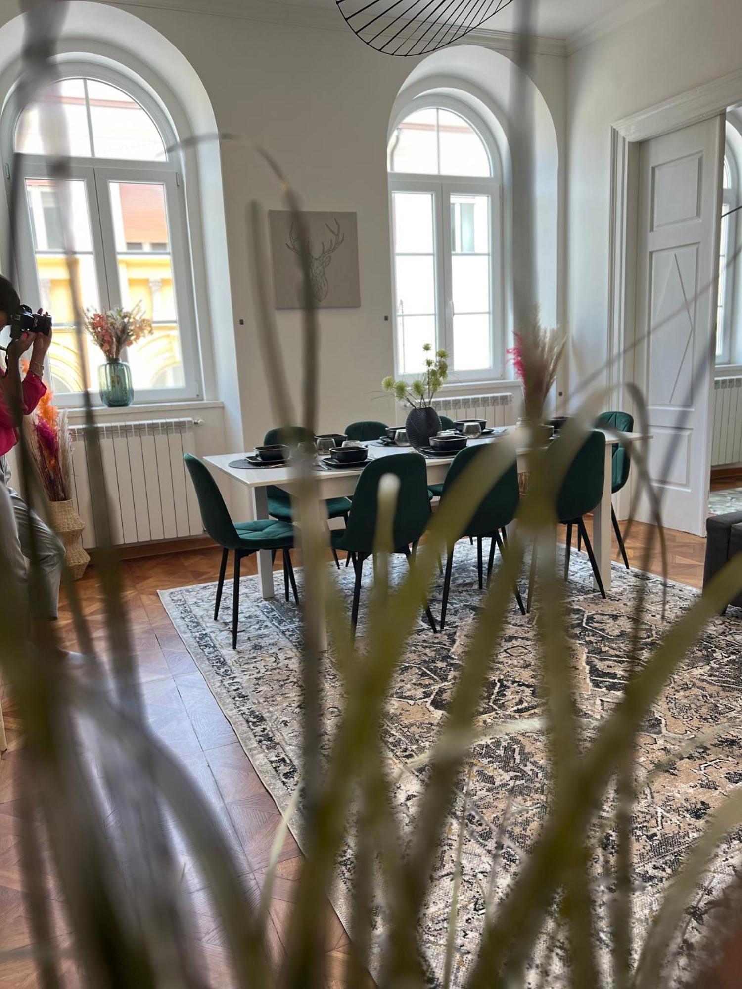 Suite Mitteleuropa Private Parking Trieste Bagian luar foto