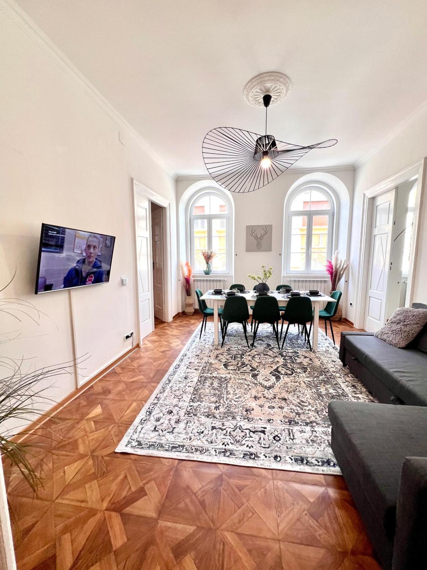 Suite Mitteleuropa Private Parking Trieste Bagian luar foto