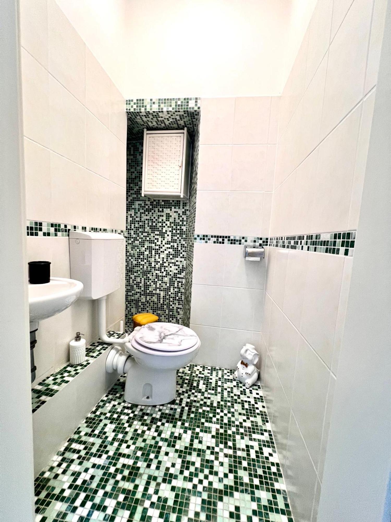 Suite Mitteleuropa Private Parking Trieste Bagian luar foto